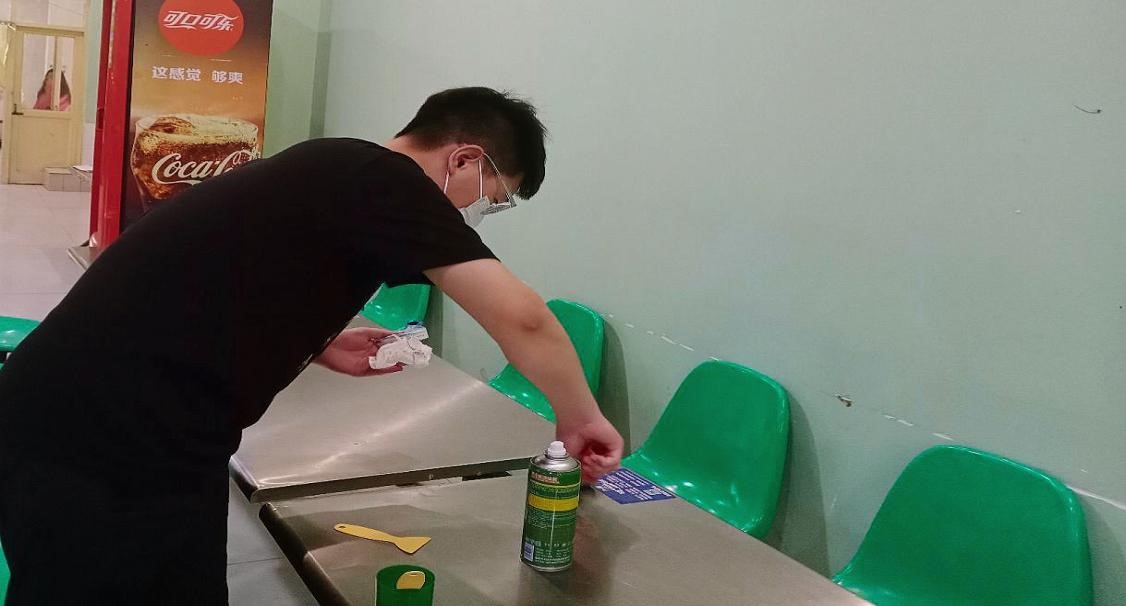 关于bwin必赢青年志愿者协会开展保持餐桌整洁,共创整洁环境活动主题